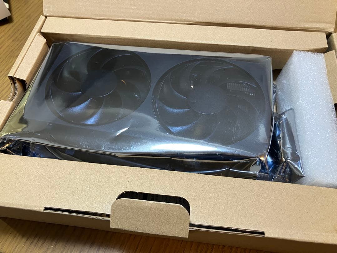 【新品•未使用、レシート付き】玄人志向　RX9060XT 16GB