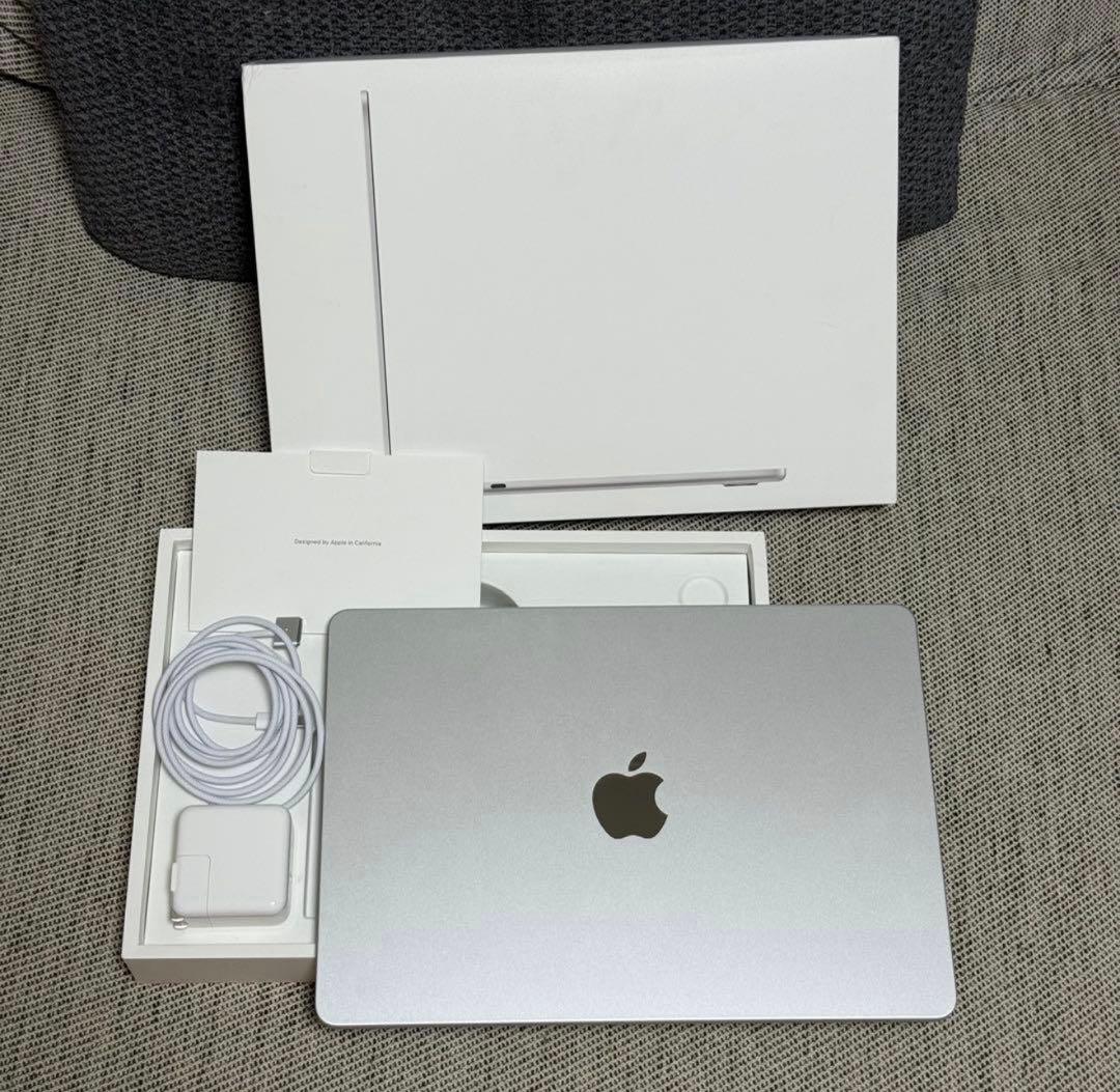 Apple MacBook 2025 M4 16G 256G シルバー