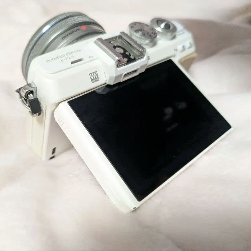 OLYMPUS PEN Lite E-PL7 ミラーレス一眼 ホワイト