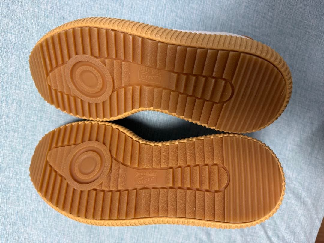 新品　OnitsukaTiger スニーカー ホワイト/オレンジ　25.5 厚底