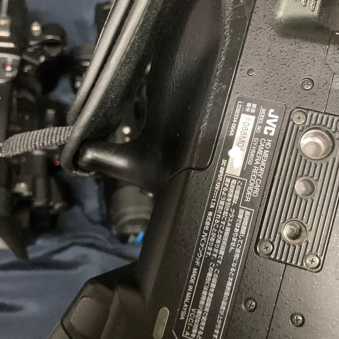JVC 業務用ビデオカメラ gy-hm650三台セット！バッテリー等おまけ付き！