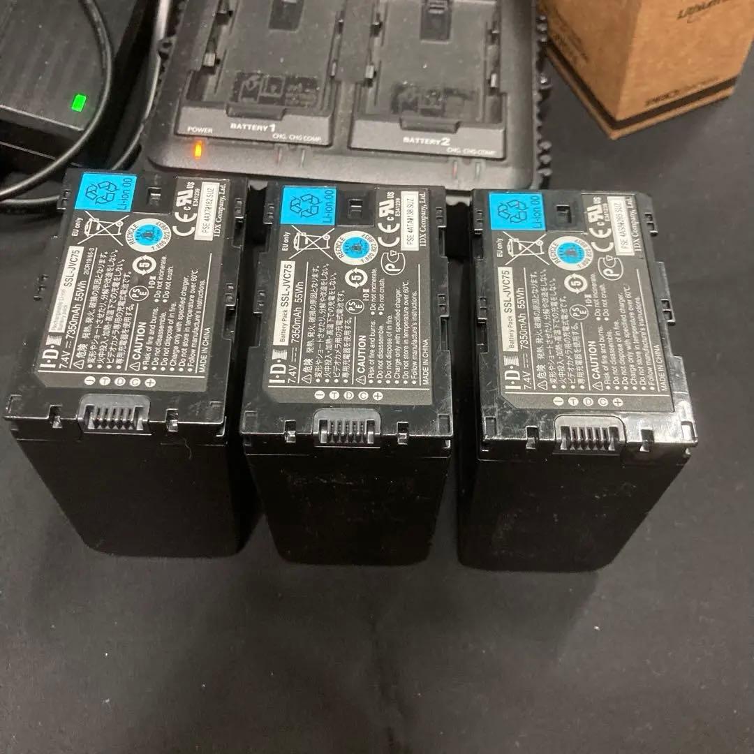 JVC 業務用ビデオカメラ gy-hm650三台セット！バッテリー等おまけ付き！