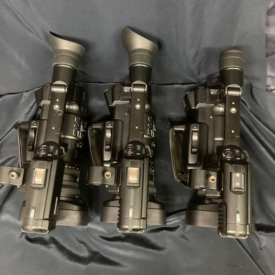 JVC 業務用ビデオカメラ gy-hm650三台セット！バッテリー等おまけ付き！