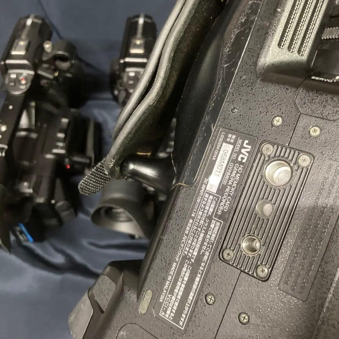 JVC 業務用ビデオカメラ gy-hm650三台セット！バッテリー等おまけ付き！