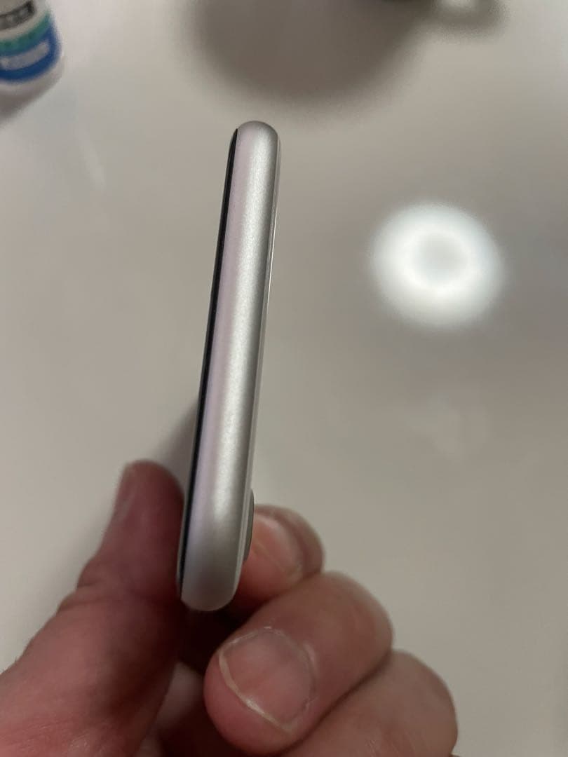 Apple iPhone se2 ホワイト