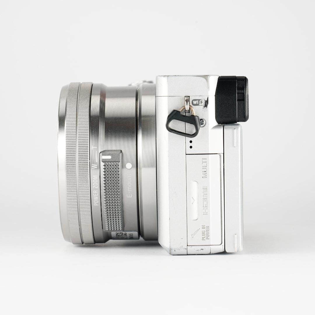 2度と戻らない瞬間を美しく、最高カメラ SONY α6400 ミラーレス 861