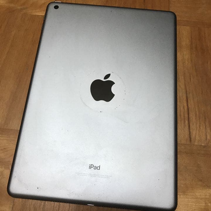 iPad 7世代WiFiモデル  9.7インチ