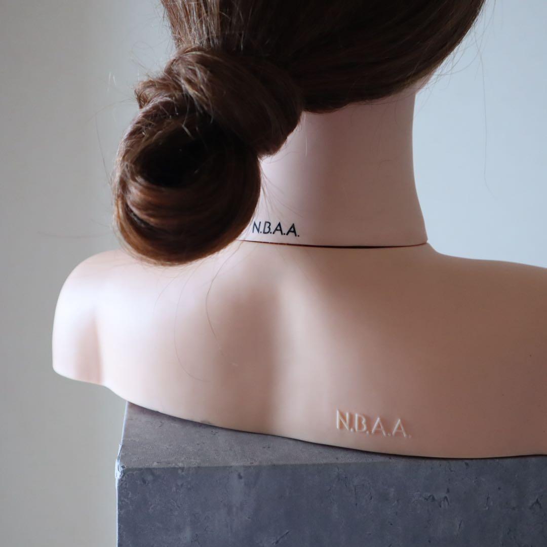 【送料無料】N.B.A.A アップウィッグ+ ウィッグショルダー　人毛100%