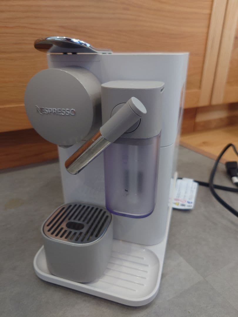 Nespresso エスプレッソマシン グレー　ラティシマ　ワン