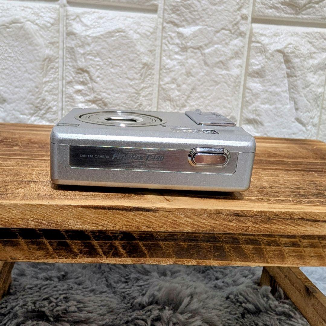 FUJIFILM　FinePix F440　コンデジ　付属品あり