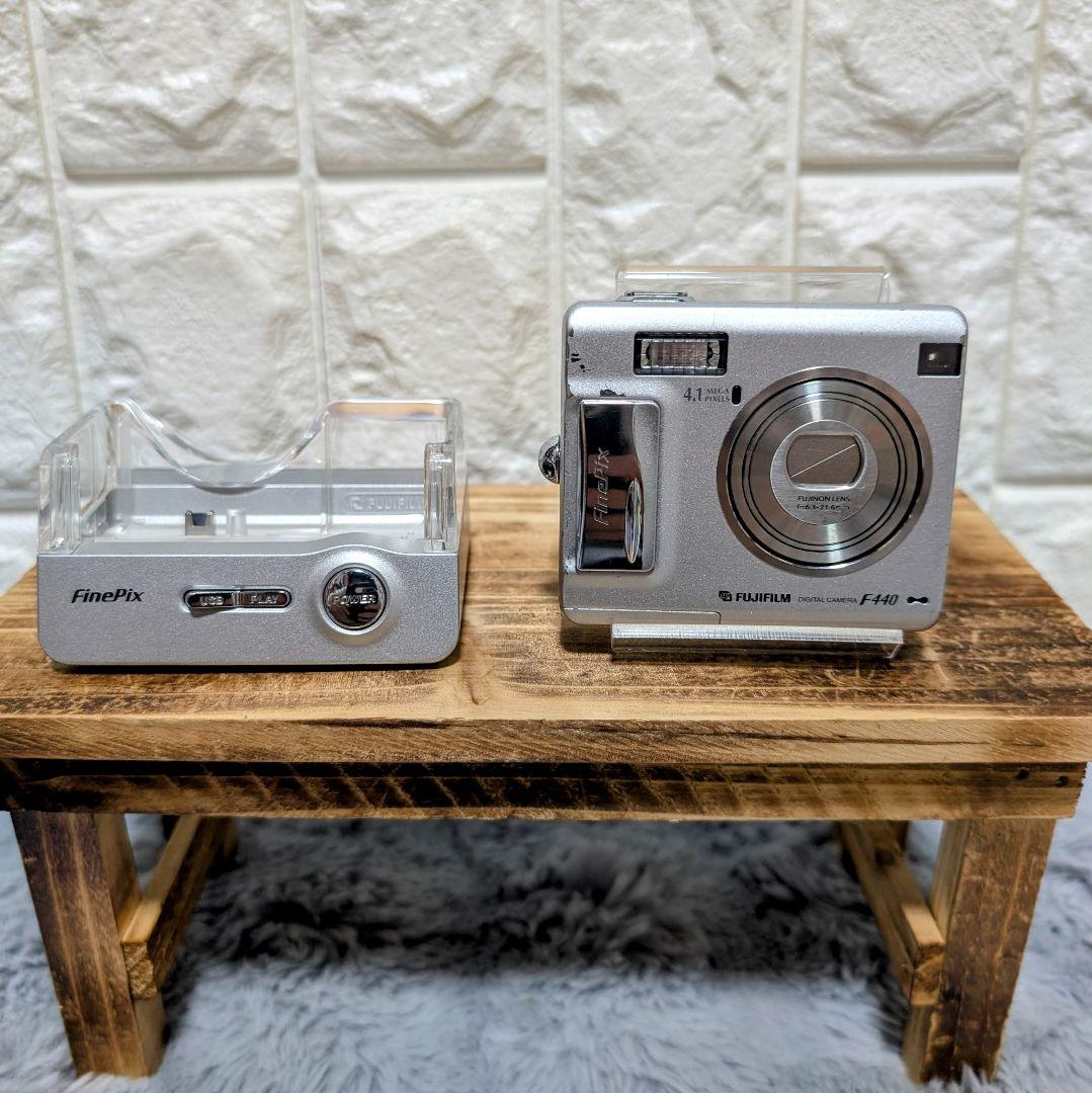 FUJIFILM　FinePix F440　コンデジ　付属品あり