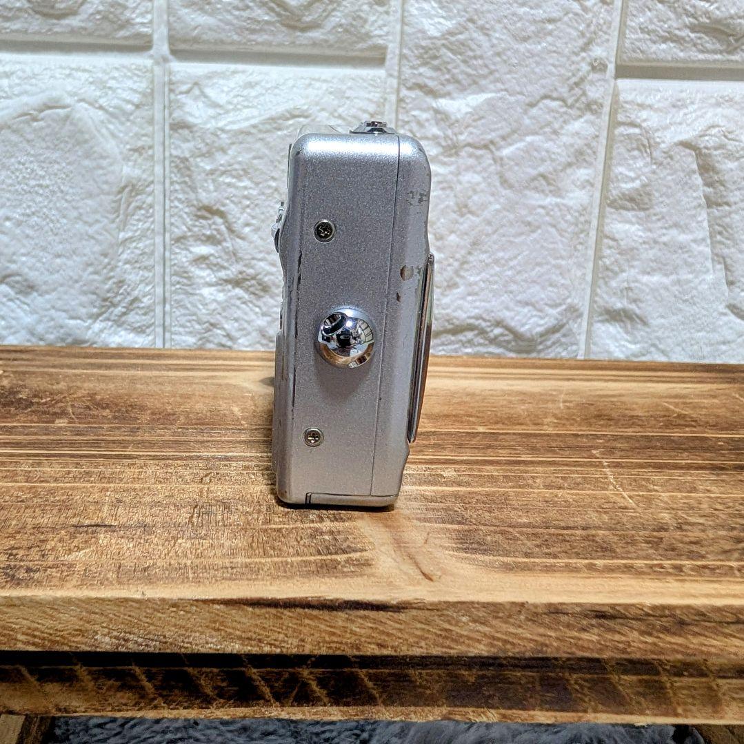 FUJIFILM　FinePix F440　コンデジ　付属品あり