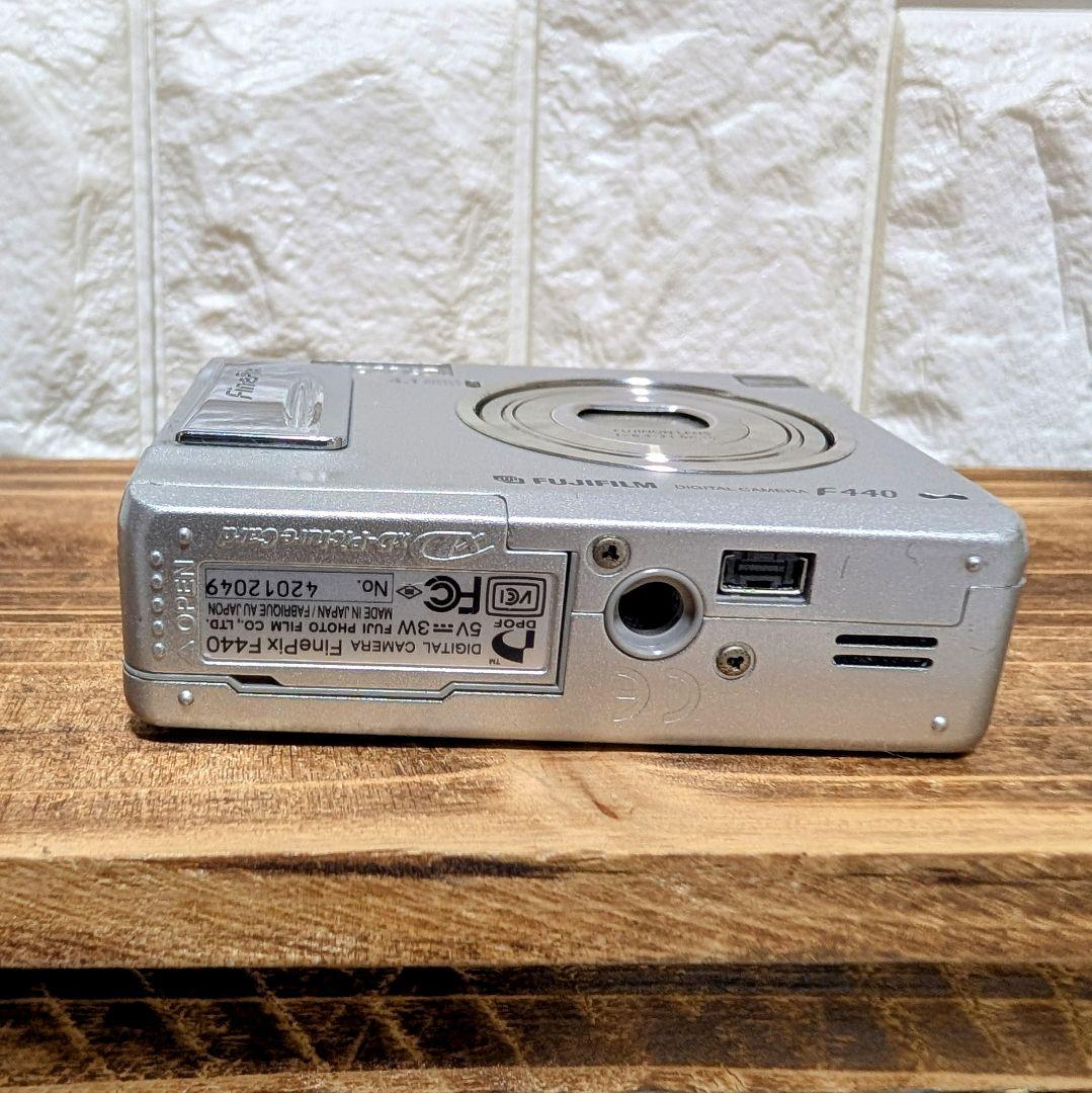 FUJIFILM　FinePix F440　コンデジ　付属品あり