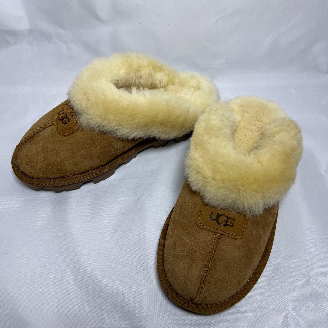 【UGG　コケット　ファー付き　スリッポン　Coquette　22ｃｍ】