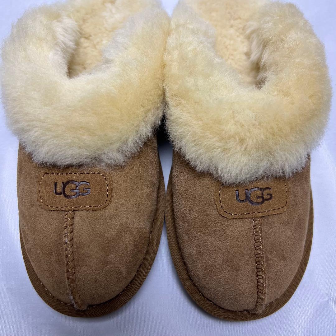 【UGG　コケット　ファー付き　スリッポン　Coquette　22ｃｍ】