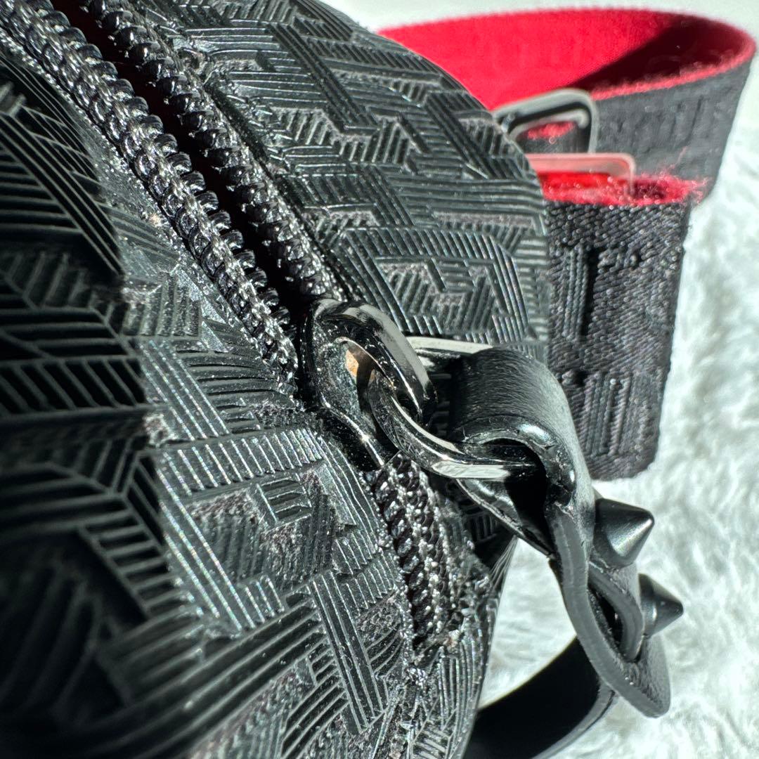 クリスチャンルブタン モノグラムエンボス ブラスター 斜め掛け　1215213