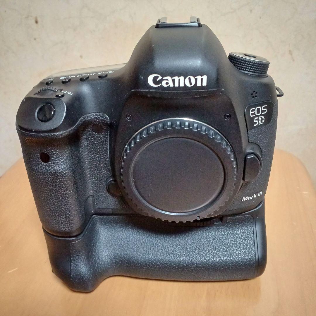 Canon EOS 5D Mark III 純正グリップBG-E11付き
