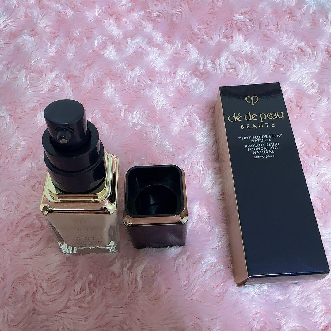 クレ・ド・ポーボーテ タンフリュイドエクラナチュレルファンデーションオークル00