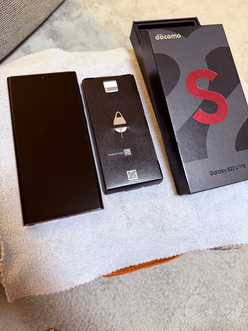 【CASETiFY付き】Galaxy S22 Ultra 256GB ドコモ版