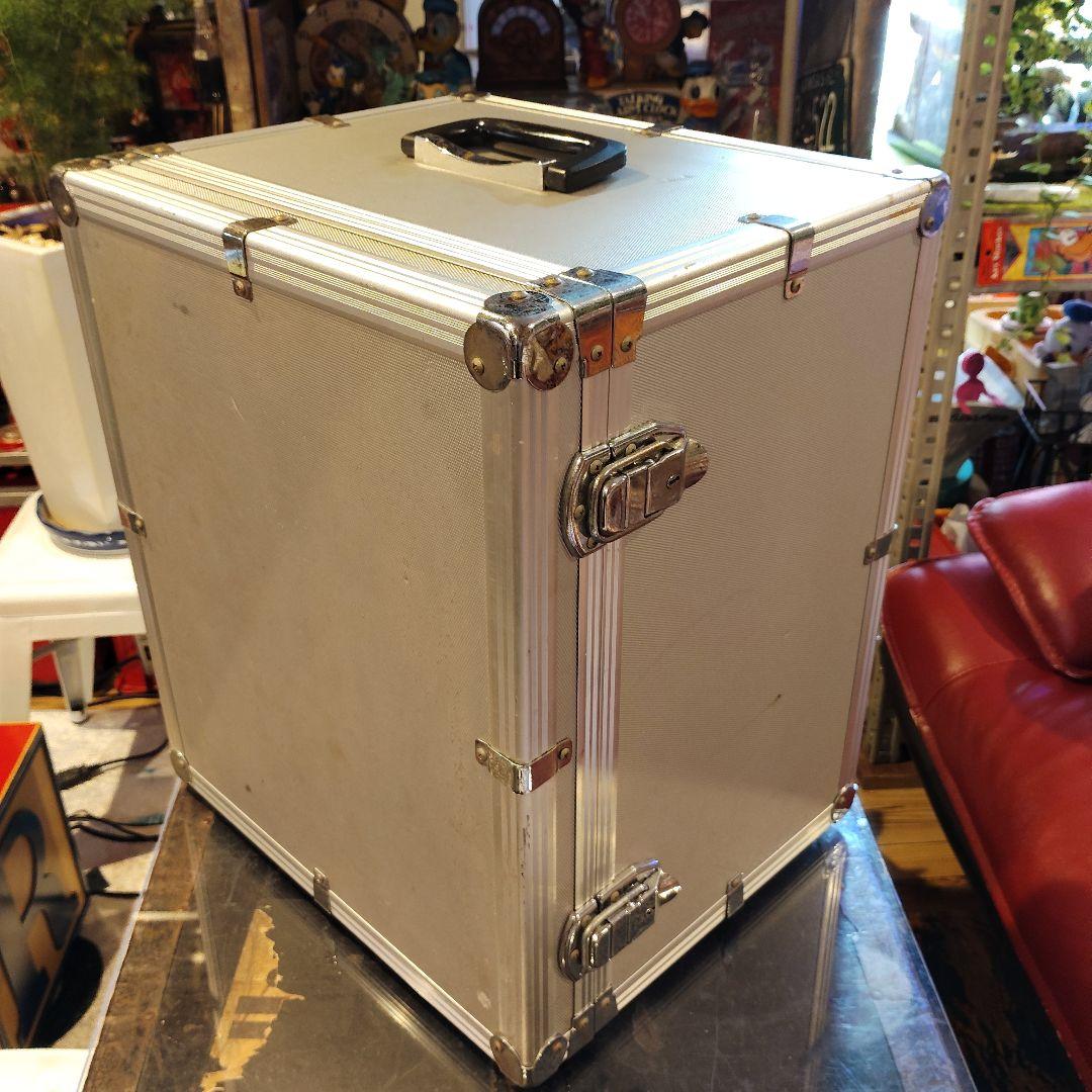 ジュラルミンケース