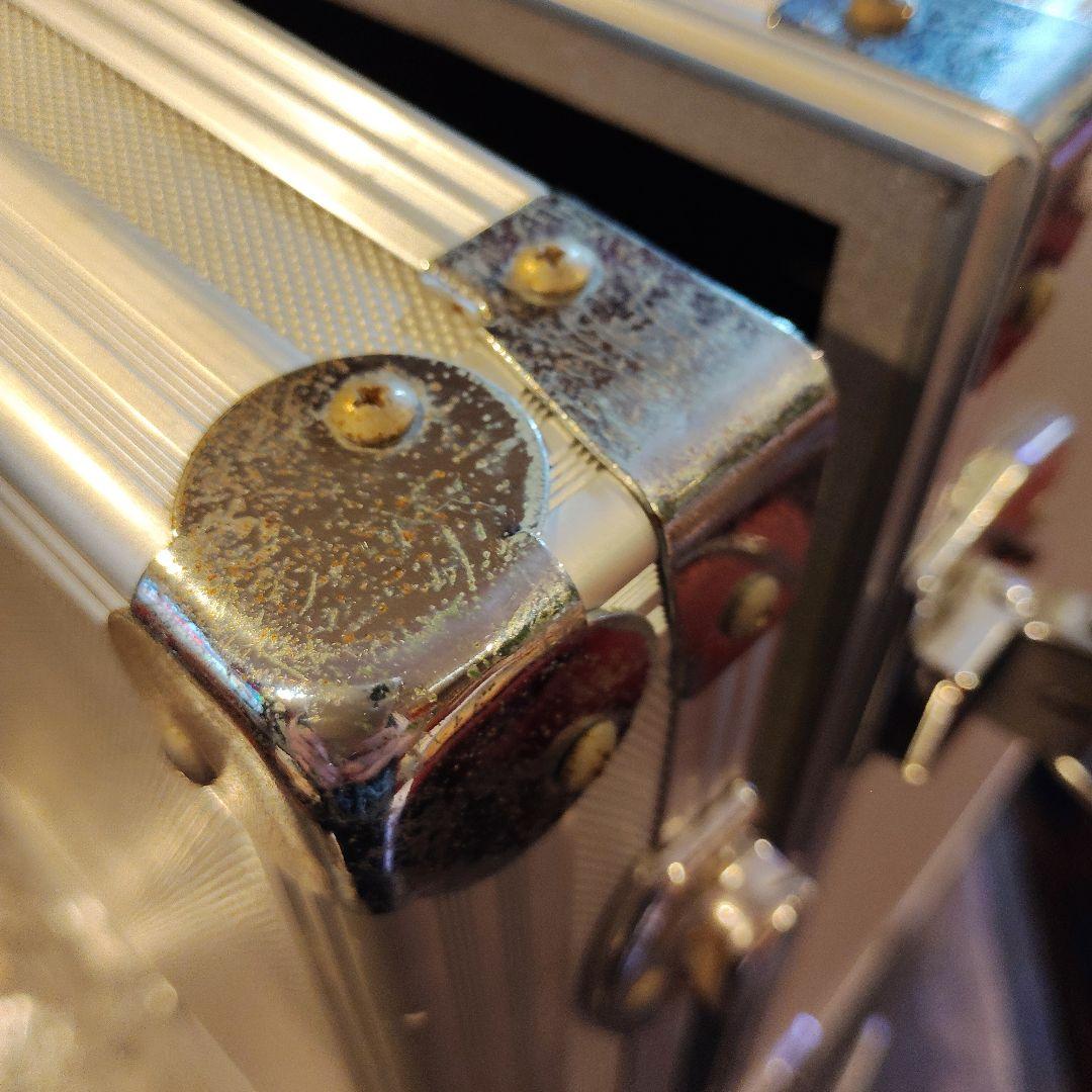 ジュラルミンケース