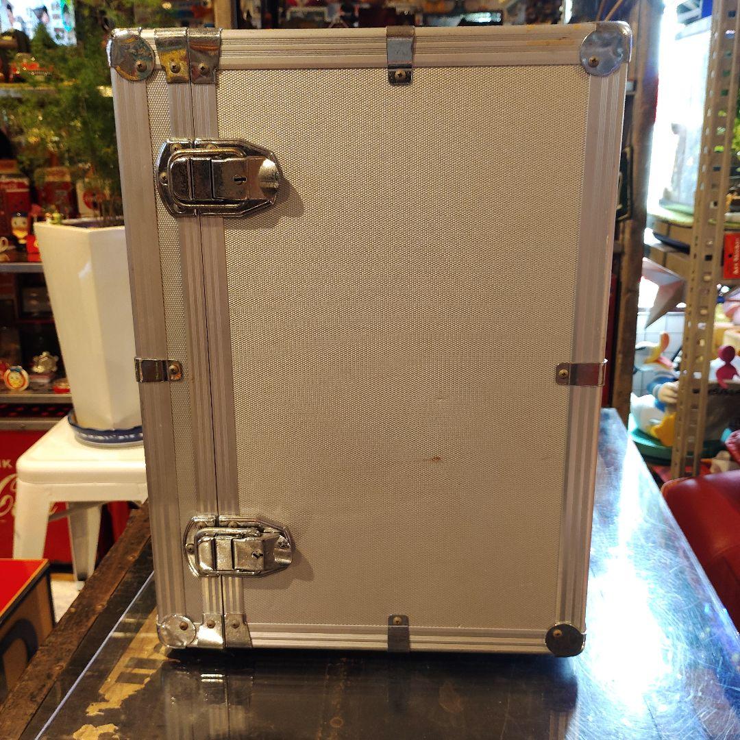 ジュラルミンケース