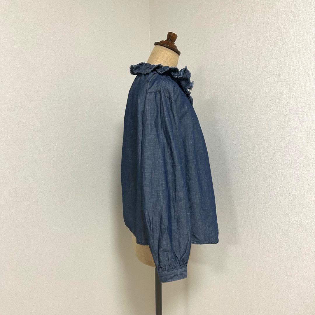 ネストローブ　コットンリネンダンガリーフリルシャツ