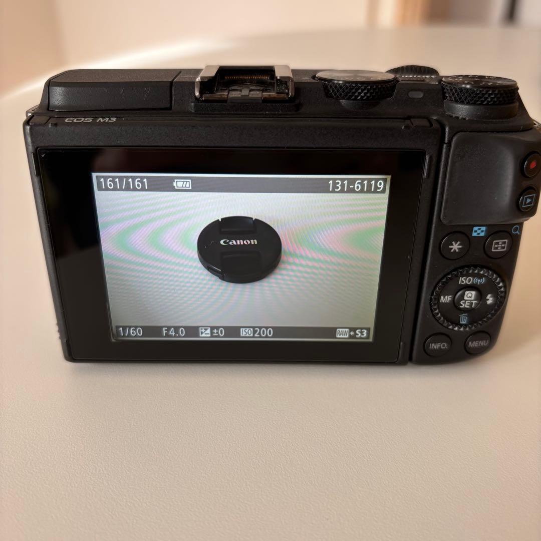 Canon EOS M3 ミラーレス一眼 カメラ