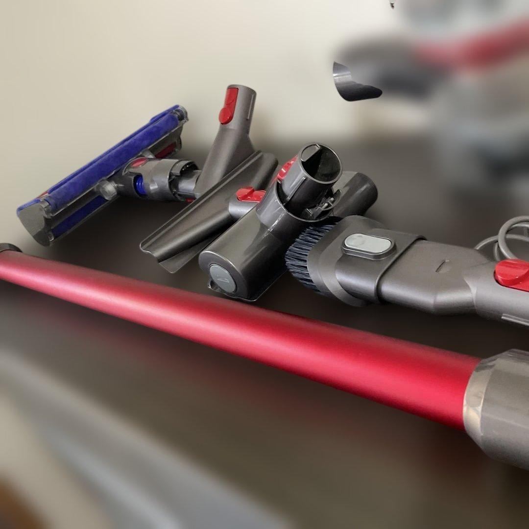 31.『特価』分解洗浄済み　ダイソンDyson V8　SV10 sv25