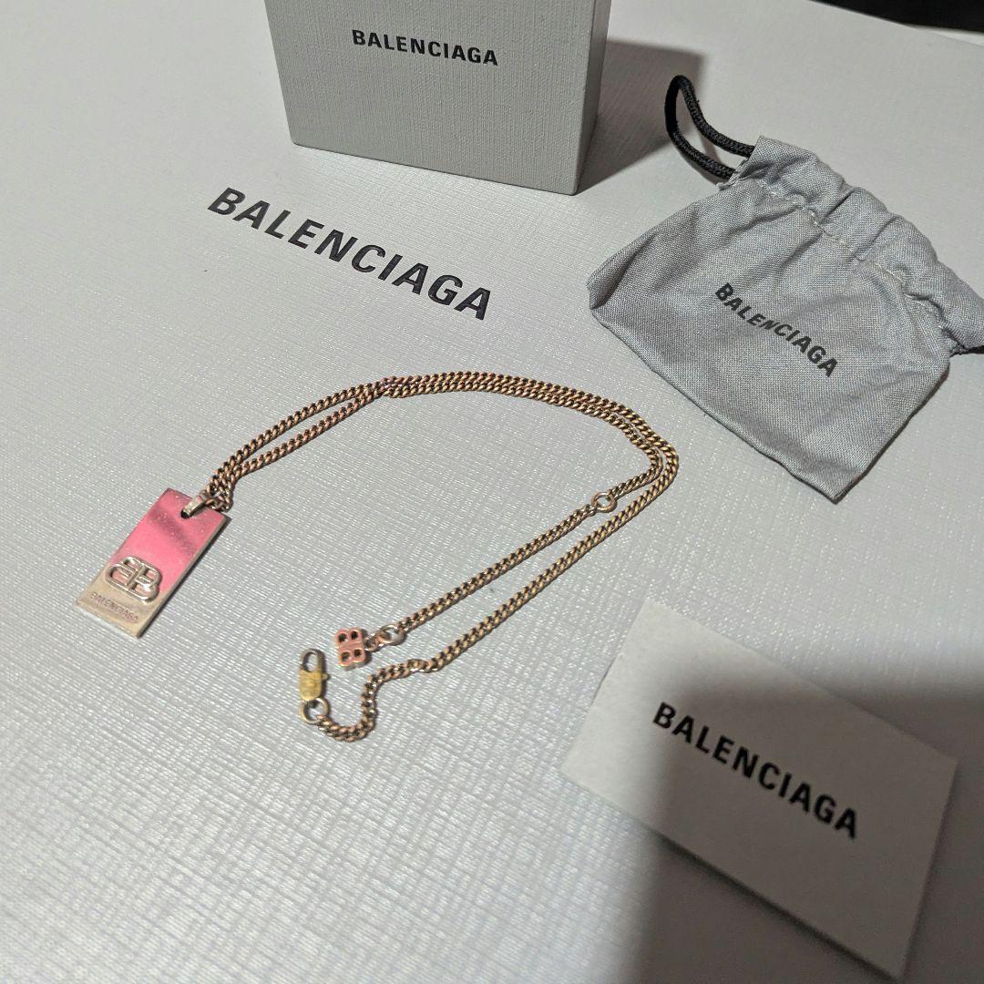 BALENCIAGA プレート型ネックレス