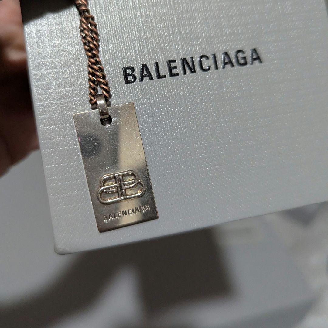 BALENCIAGA プレート型ネックレス