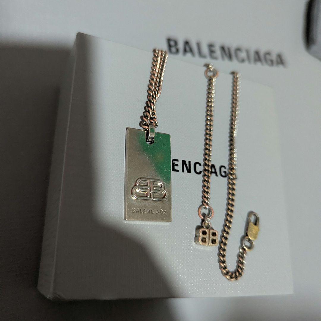 BALENCIAGA プレート型ネックレス