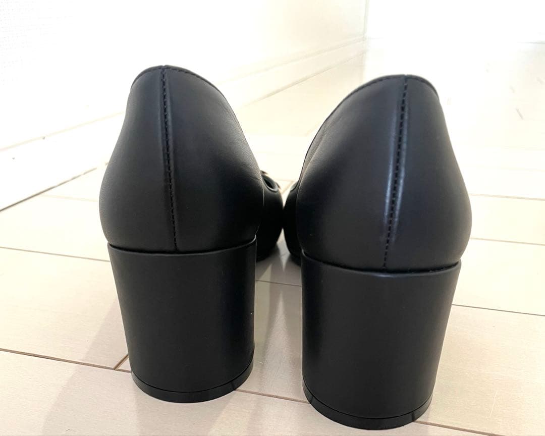 フェラガモ Avella パンプス ブラック ゴールド6.5D 新品未使用