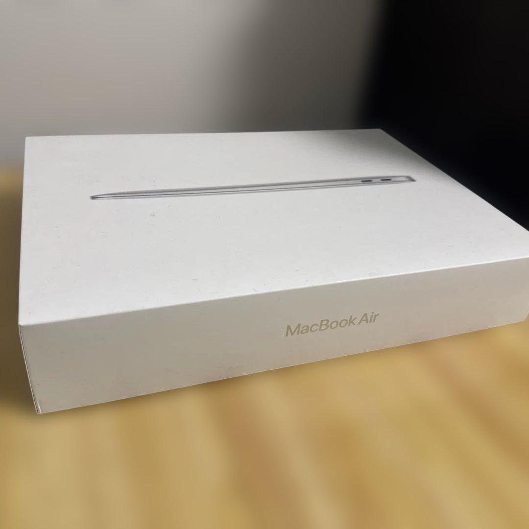 MacBook Air 13インチ（M1）本体、ケース