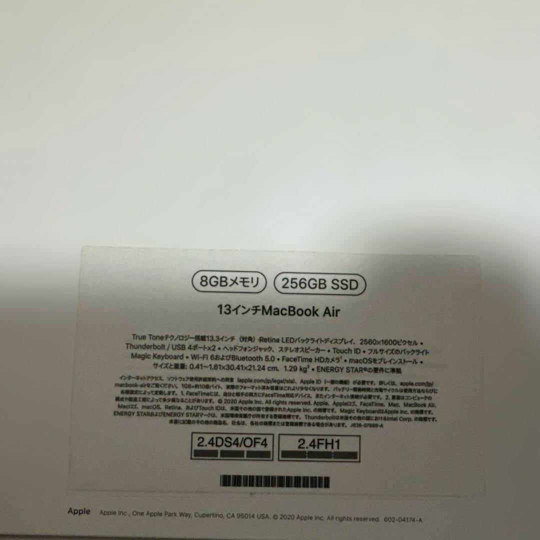 MacBook Air 13インチ（M1）本体、ケース