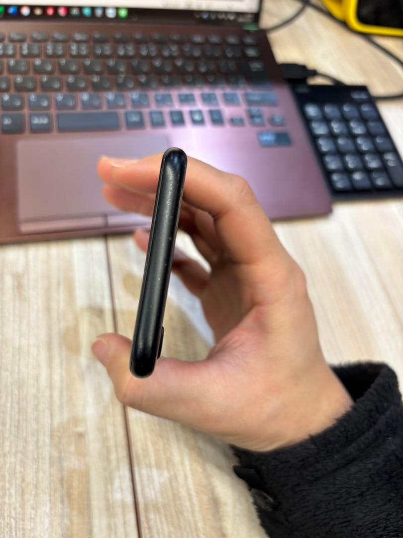 iPhone SE (第2世代) ブラック　バッテリー残76%