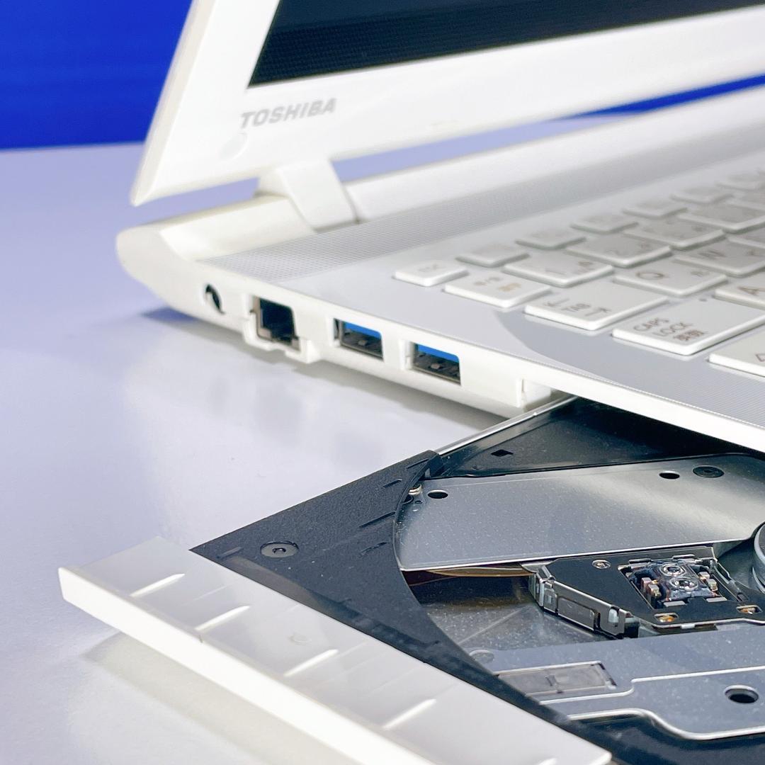 書類作成用に✨Win11＆マウス付✨快適SSD✨東芝白ノートパソコンカメラ薄型