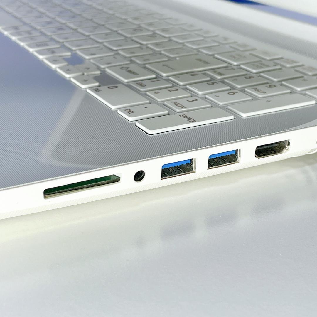書類作成用に✨Win11＆マウス付✨快適SSD✨東芝白ノートパソコンカメラ薄型