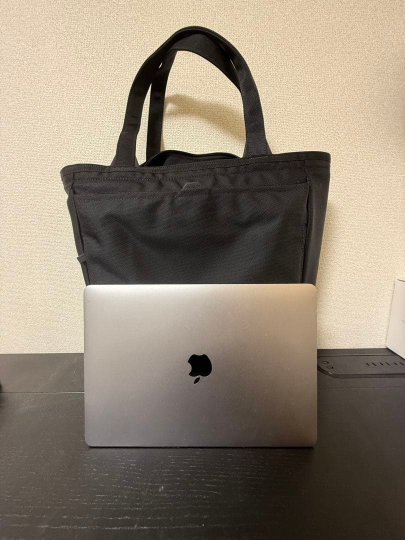 monolith ブラックトートバッグ