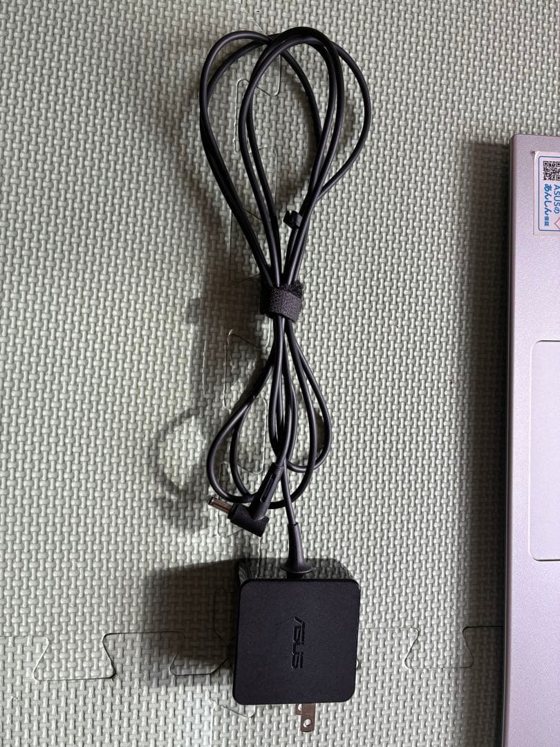 ASUS X512J core i5 ノートパソコン