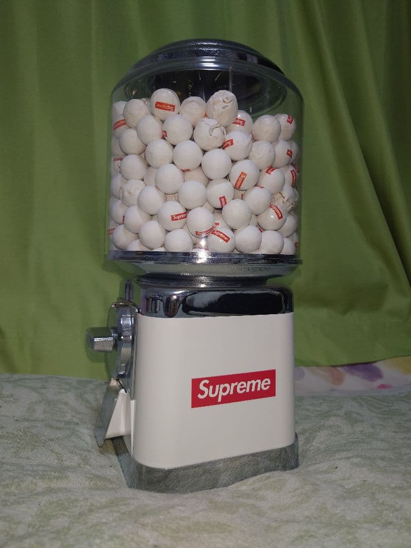 最終価格 Supreme Beaver Gumball machine