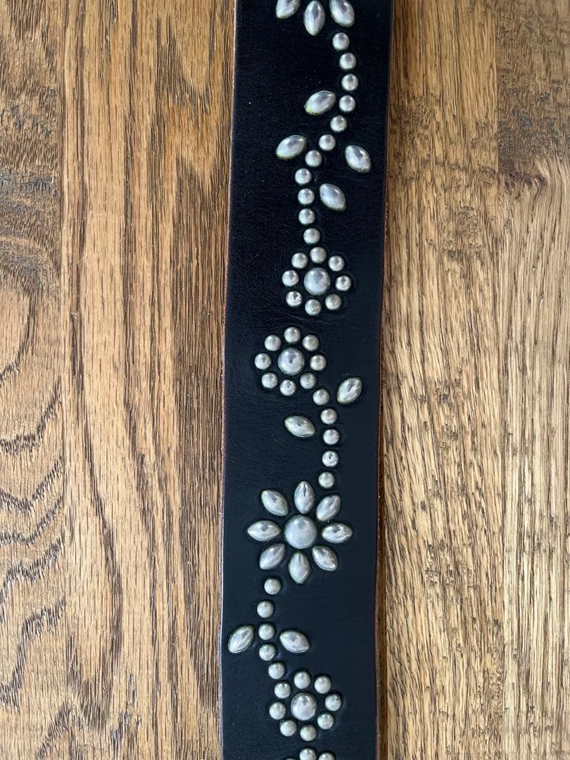 専用です　HTC フラワー スタッズベルト ブラック　32inch 数回使用のみ