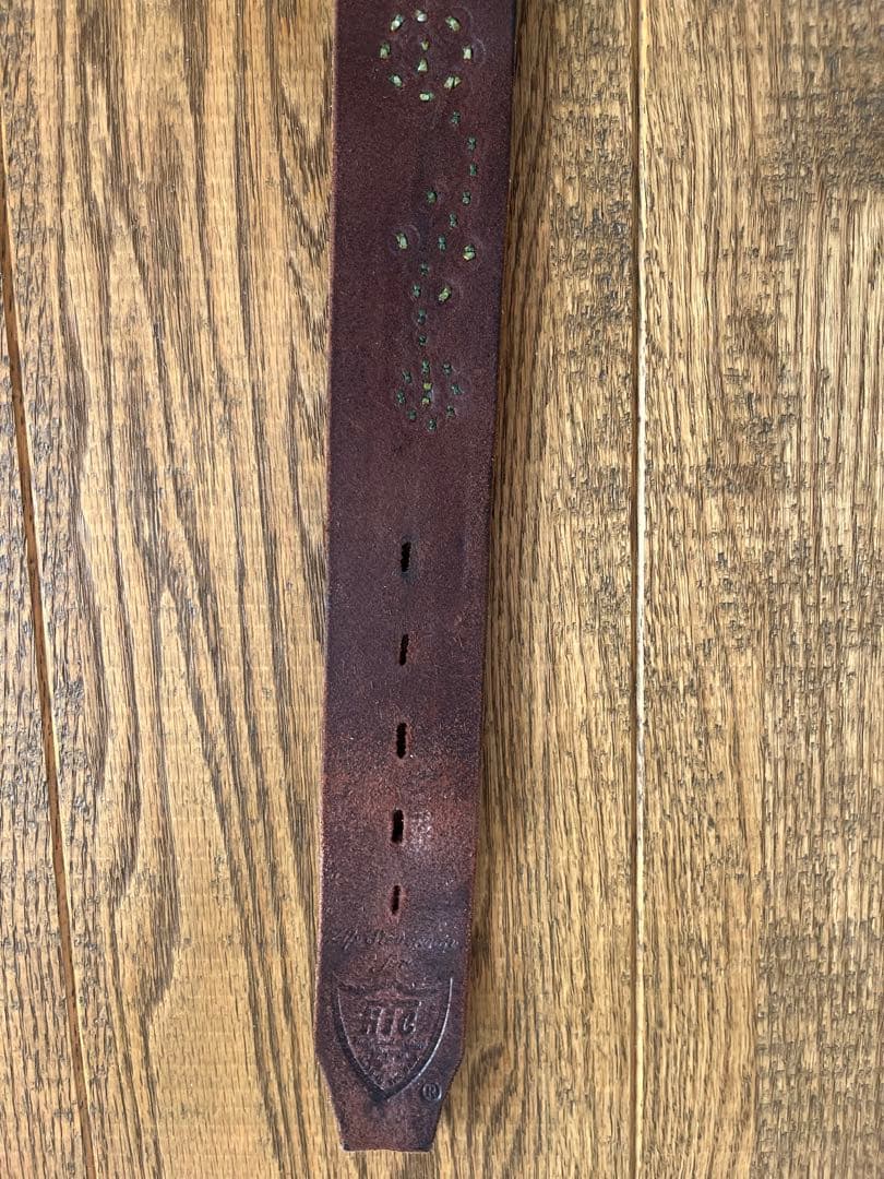 専用です　HTC フラワー スタッズベルト ブラック　32inch 数回使用のみ