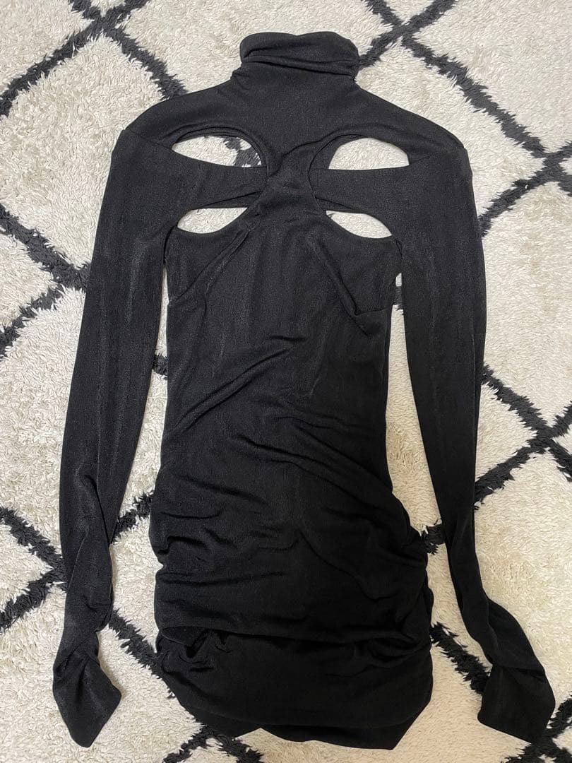 【値下げ】MISBHV ブラック カットアウト タートルネック ワンピース