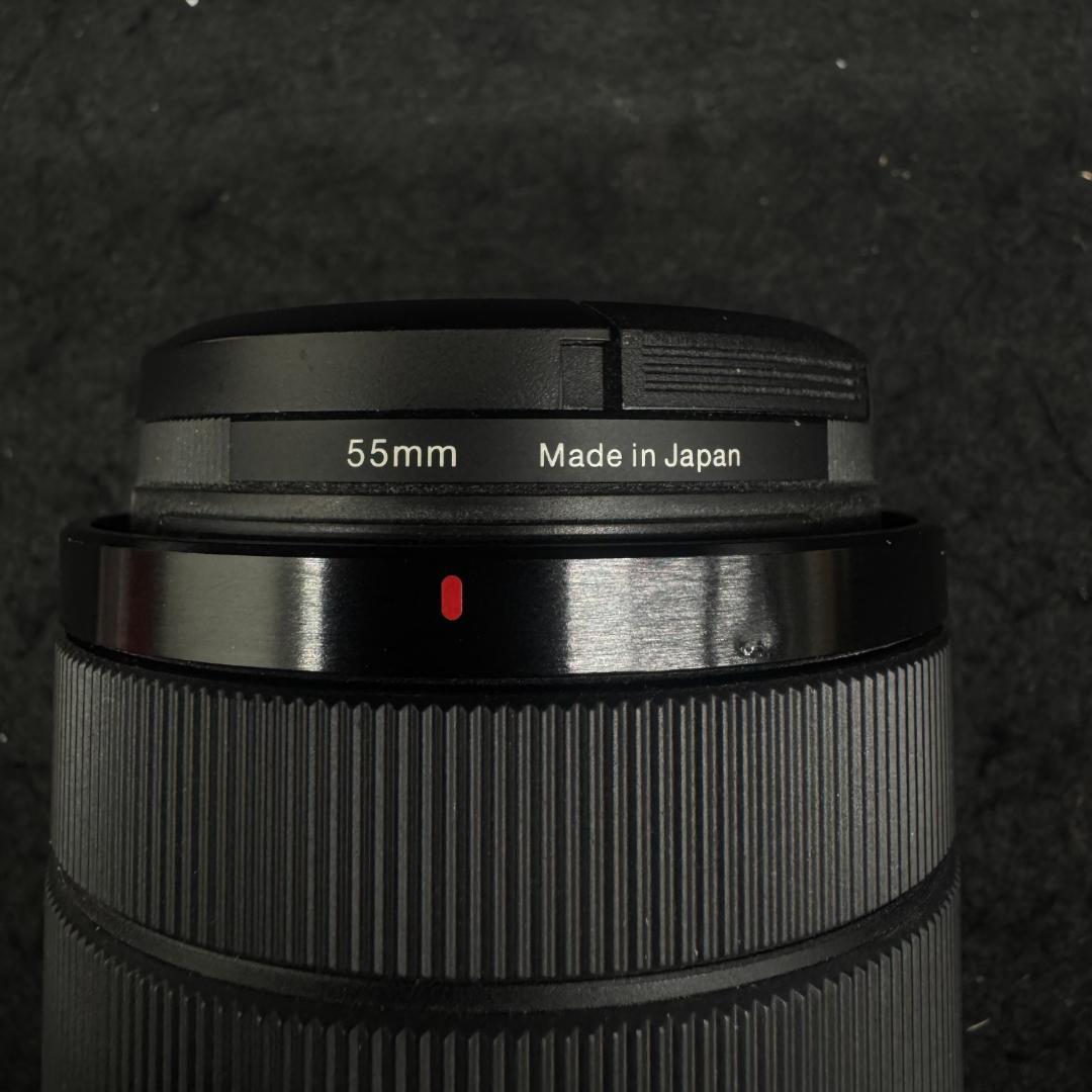 カメラSONY α6300 とSEL18135　レンズ