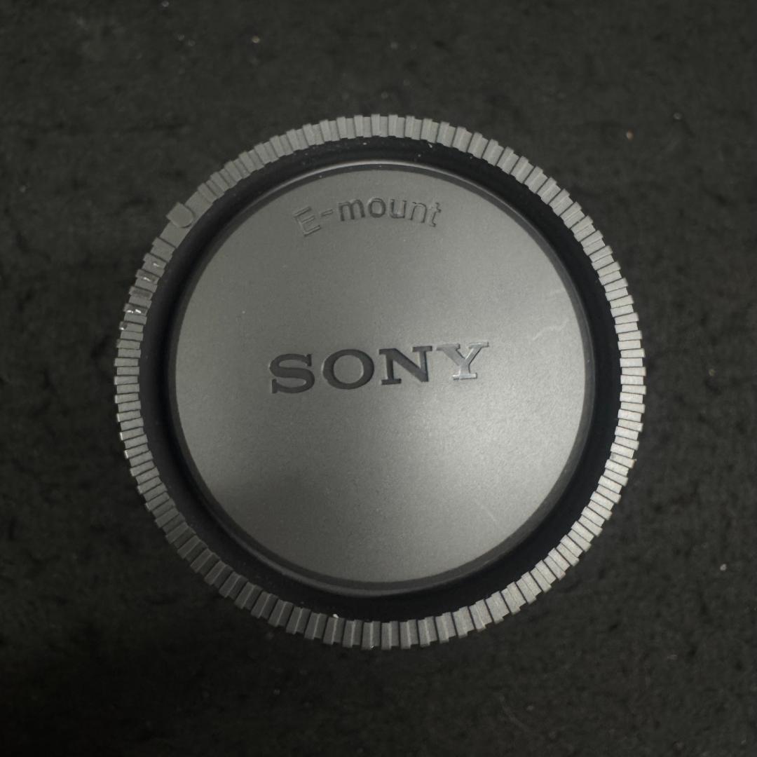 カメラSONY α6300 とSEL18135　レンズ