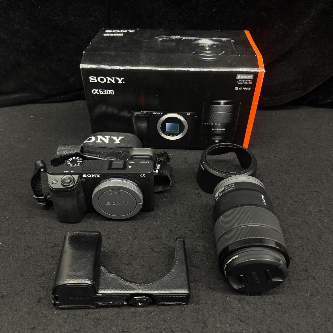 カメラSONY α6300 とSEL18135　レンズ