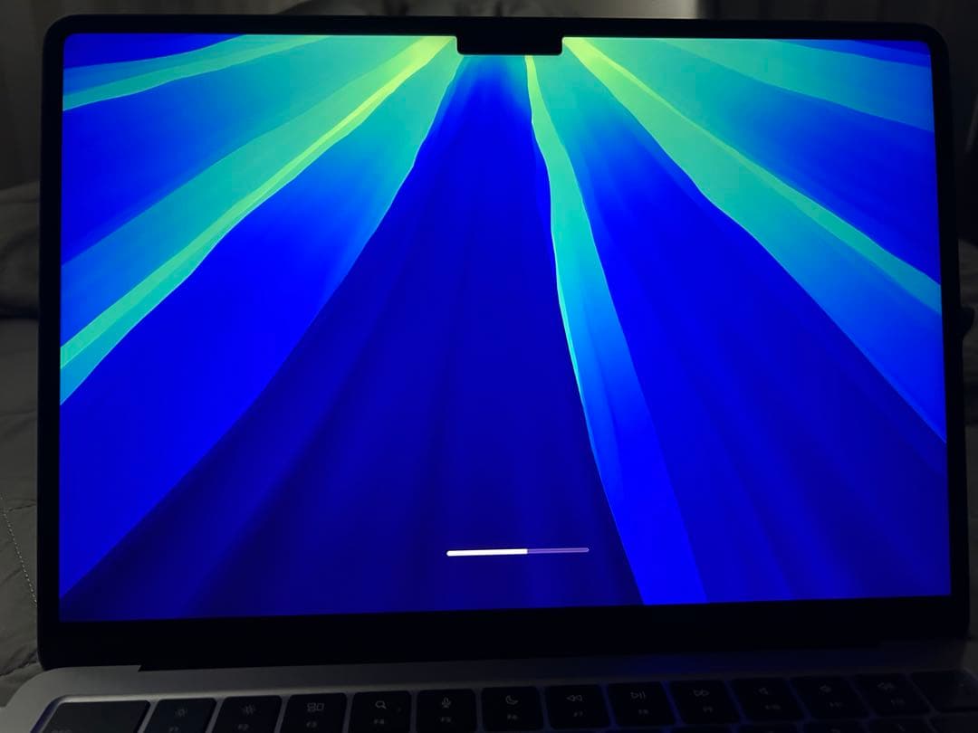 MacBook本体　M2 13インチ　2022年モデル