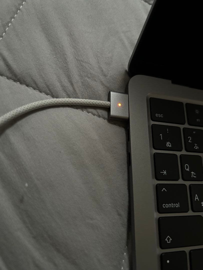 MacBook本体　M2 13インチ　2022年モデル