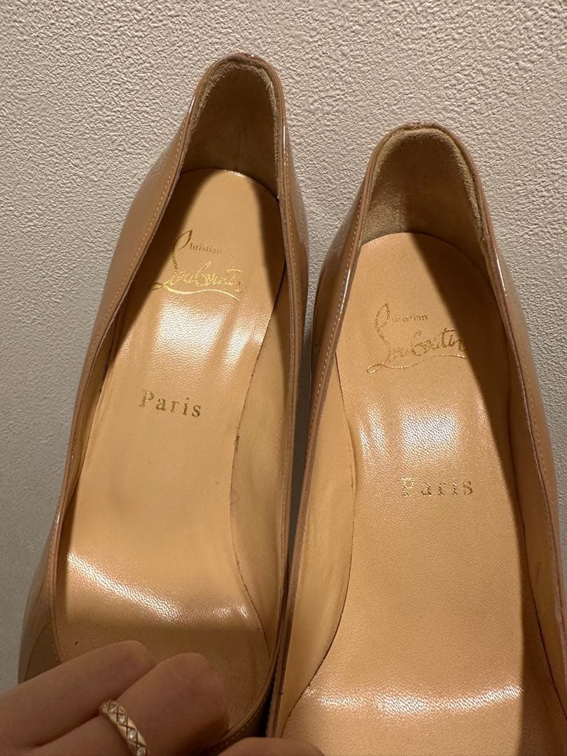 Christian Louboutin ベージュ ハイヒール 37/5
